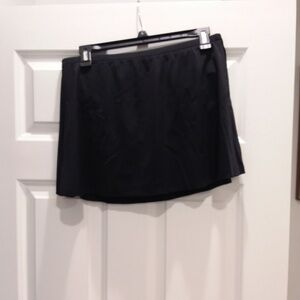 NWOT Caribbean Joe swim skirt in black